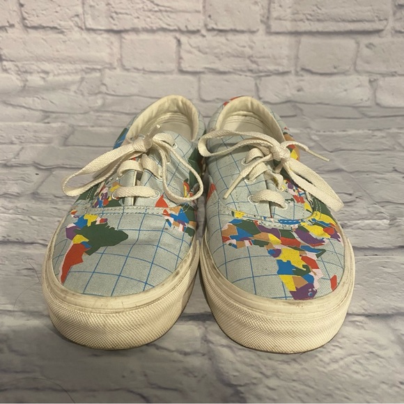 Vans women’s US 7.5 "Save Our Planet" lace up sneaker shoes - Picture 6 of 7